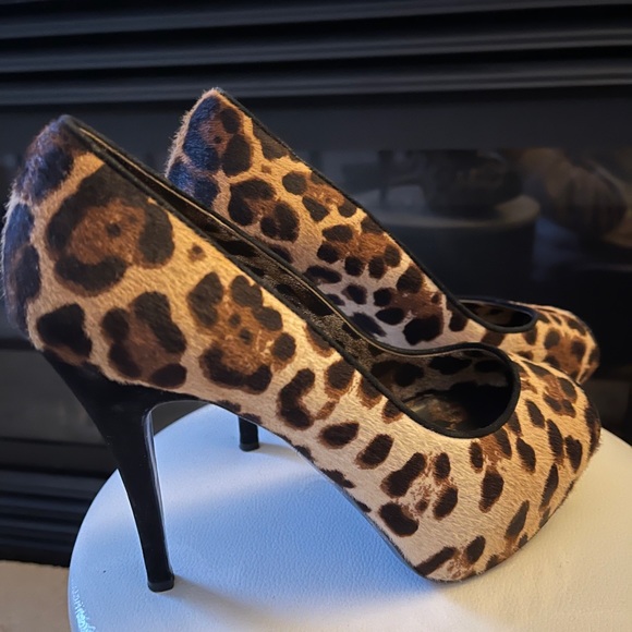 Dolce & Gabbana Shoes - Dolce & Gabbana Leopard print pony hair pumps